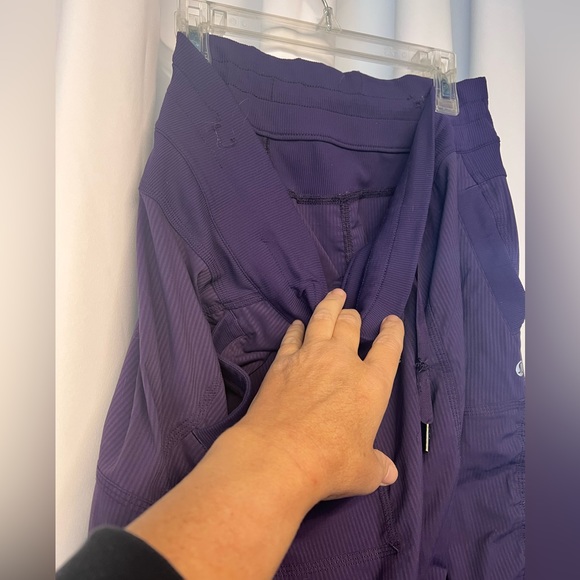 Lululemon cropped dance pants - Picture 11 of 14